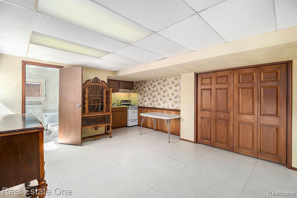 710 Creston Road Troy, MI 48085 - Photo 45 of 72
