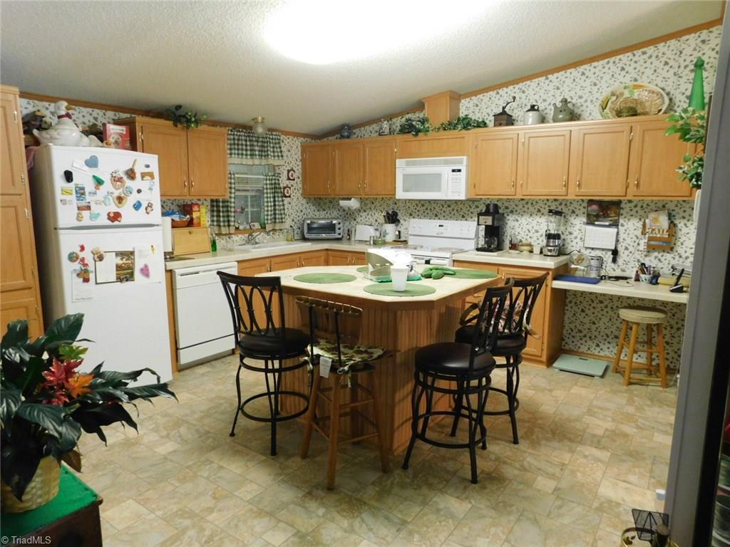 1296 Cid Road Lexington, NC 27292 - Photo 11 of 29 KITCHEN