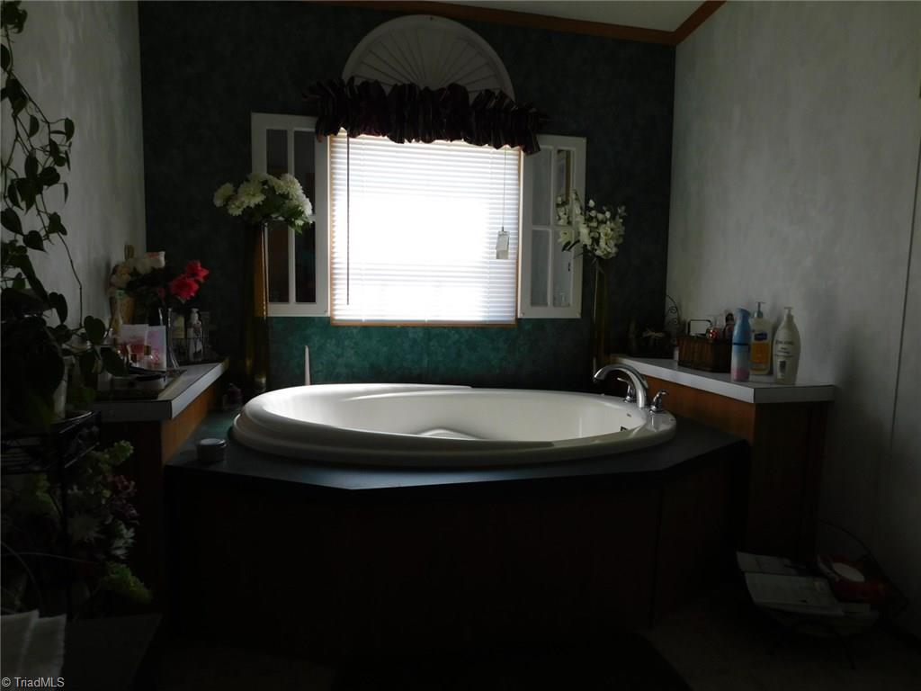 1296 Cid Road Lexington, NC 27292 - Photo 15 of 29