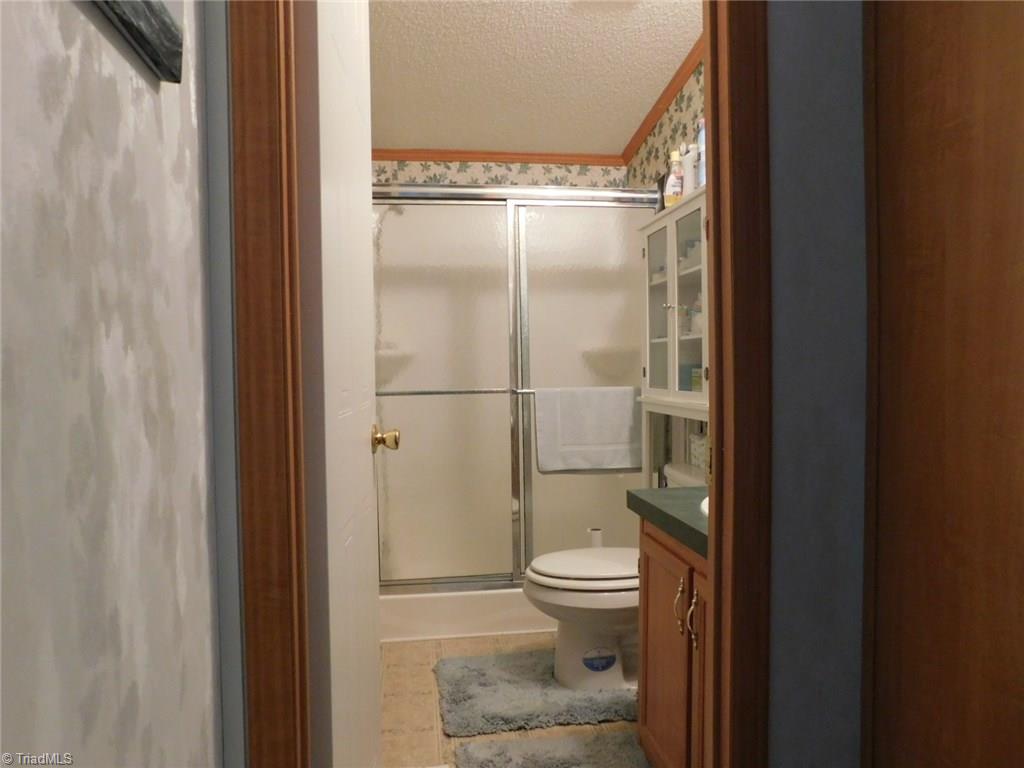 1296 Cid Road Lexington, NC 27292 - Photo 18 of 29 BATH
