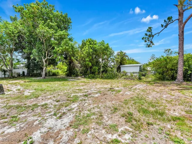 $2,499 | 2431 Kent Avenue, Fort Myers, FL 33907