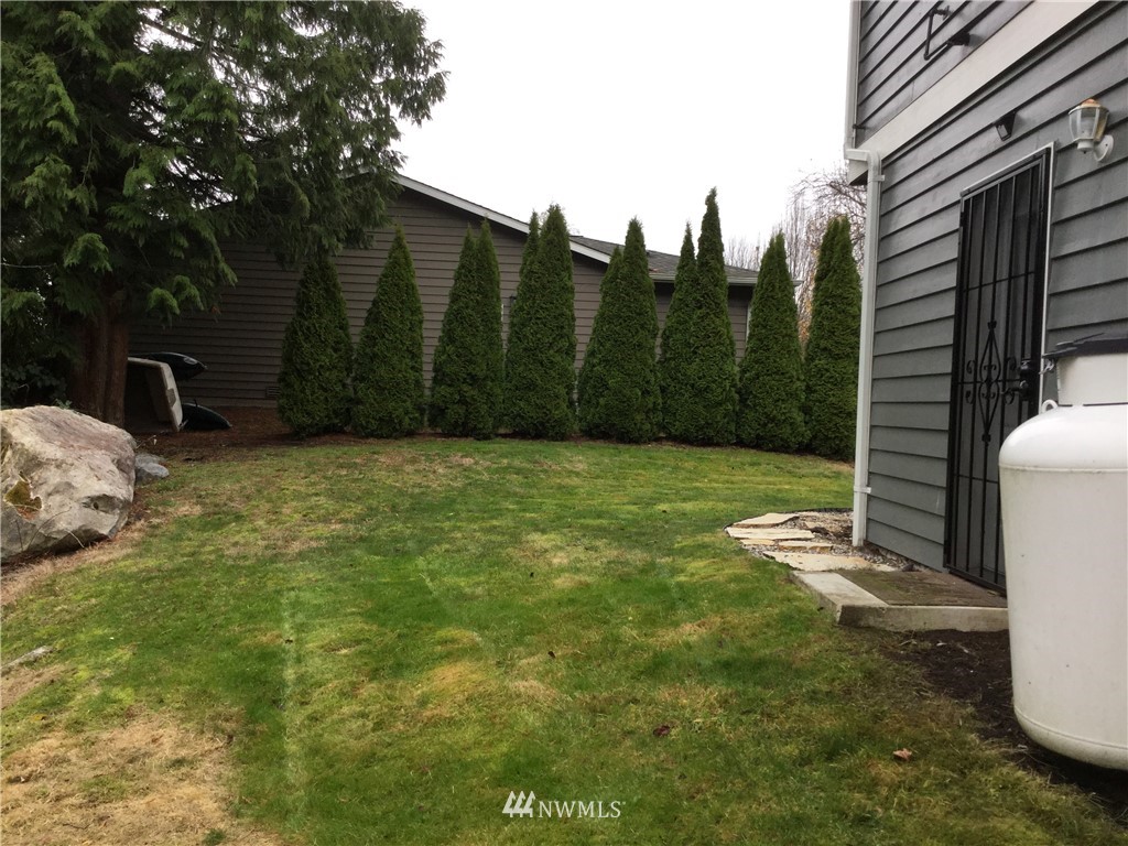 4606 Wood Place Everett, WA 98203 - Photo 36 of 37 a view of a backyard