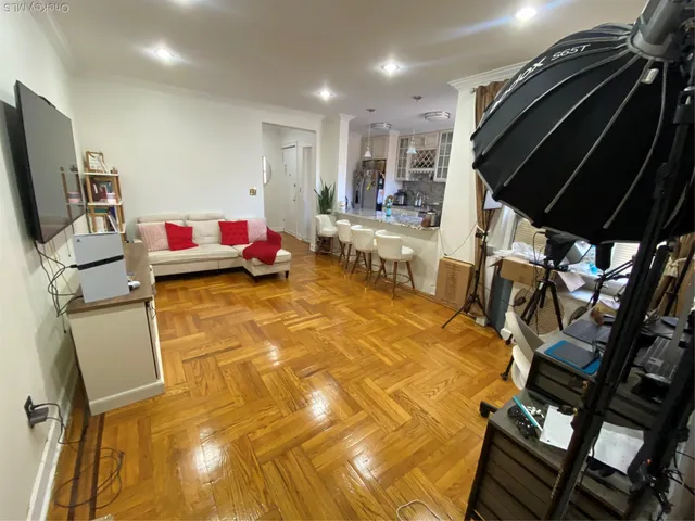 $2,350 | 37-21 80th Street, Unit 6E | Jackson Heights