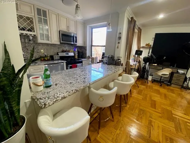 $2,350 | 37-21 80th Street, Unit 6E | Jackson Heights