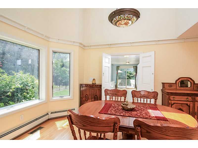 821 East Shore Road Jamestown, RI 02835 - Photo 8 of 25 Dining Room.
