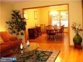 281 Rileyville Road Hopewell, NJ 08525 - Photo 4 of 12 Living Room