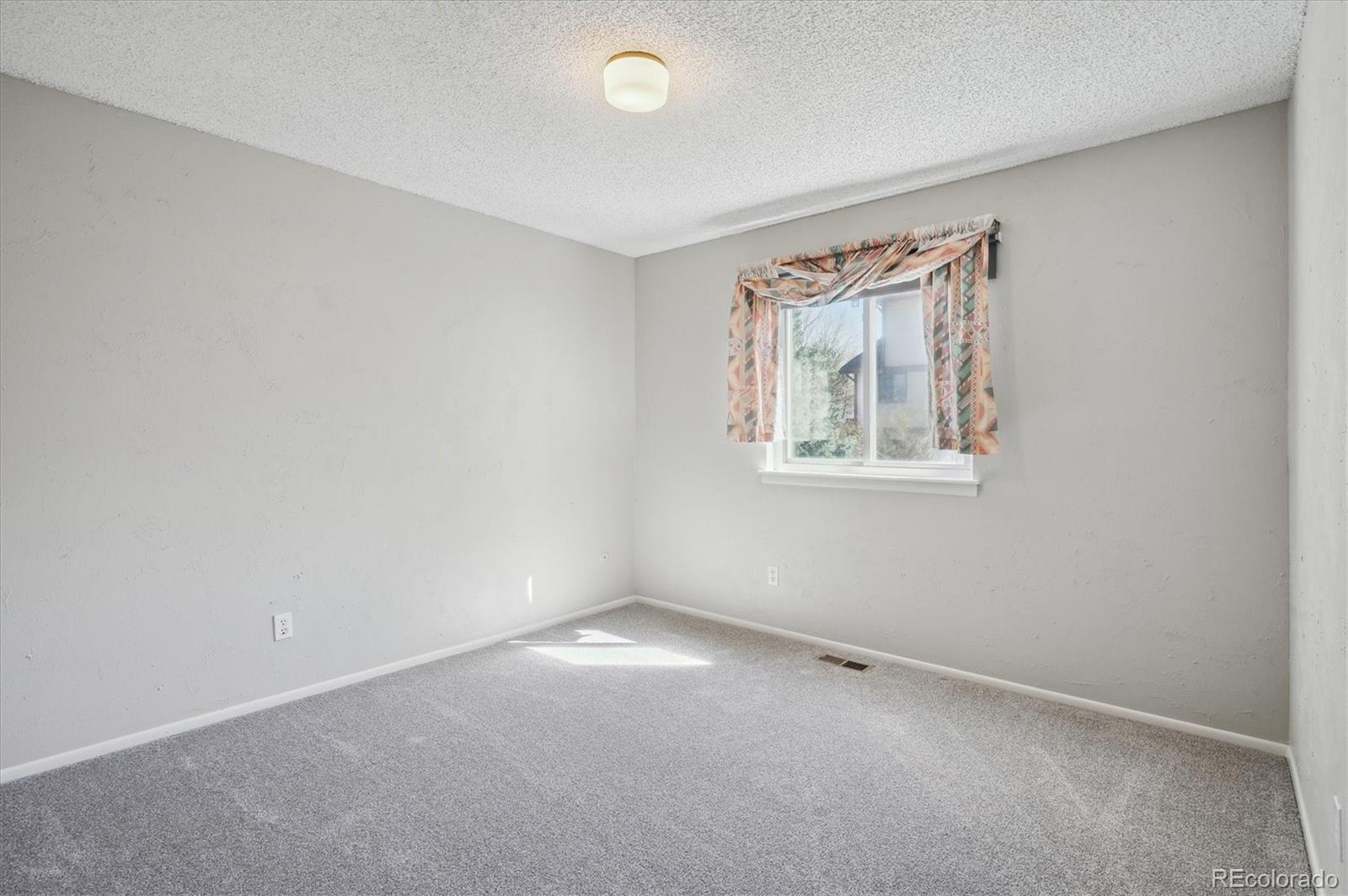 19322 East Eldorado Drive Aurora, CO 80013 - Photo 24 of 35