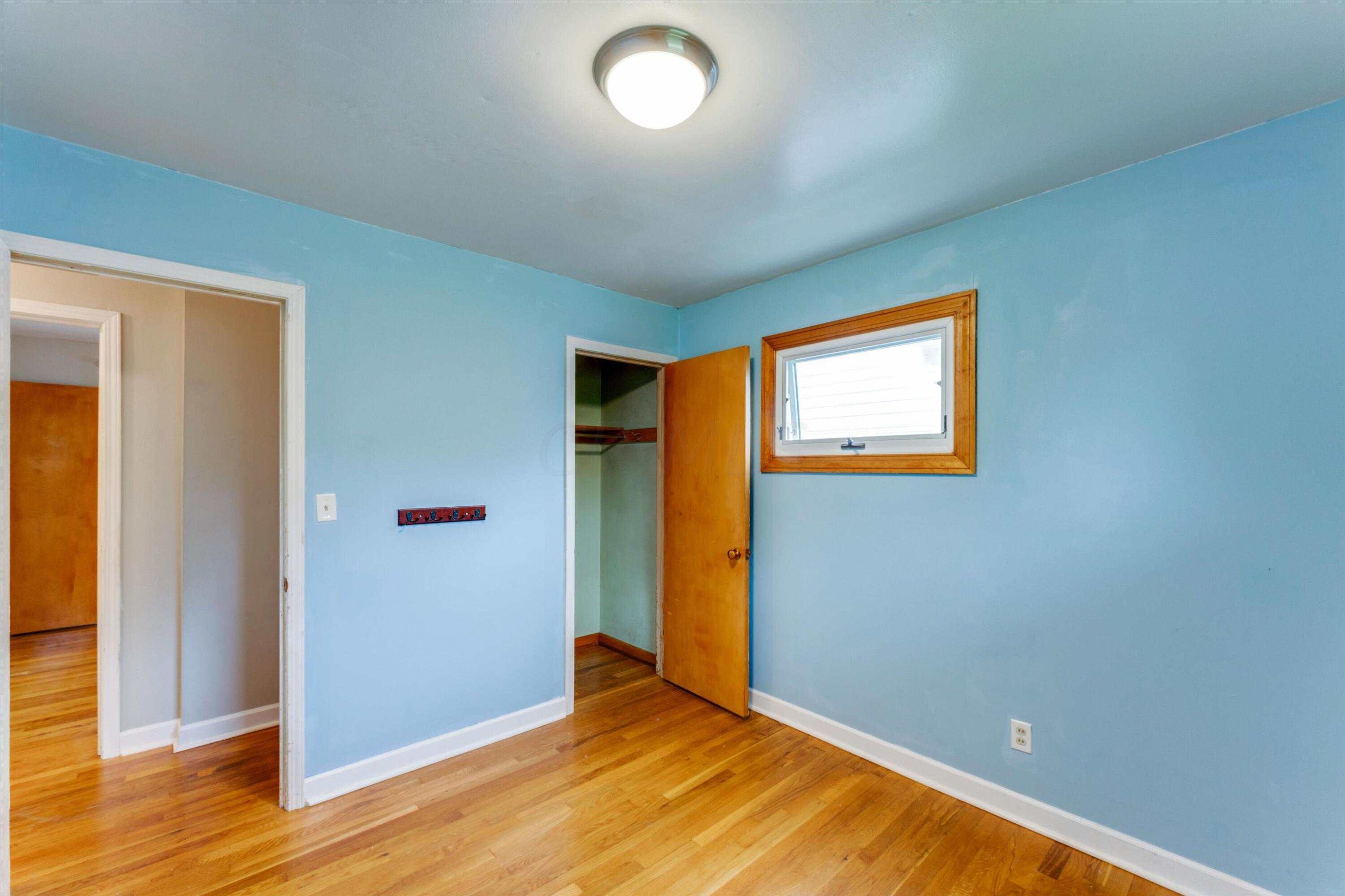 2158 Edgevale Road Columbus, OH 43221 - Photo 20 of 37 Bedroom 3