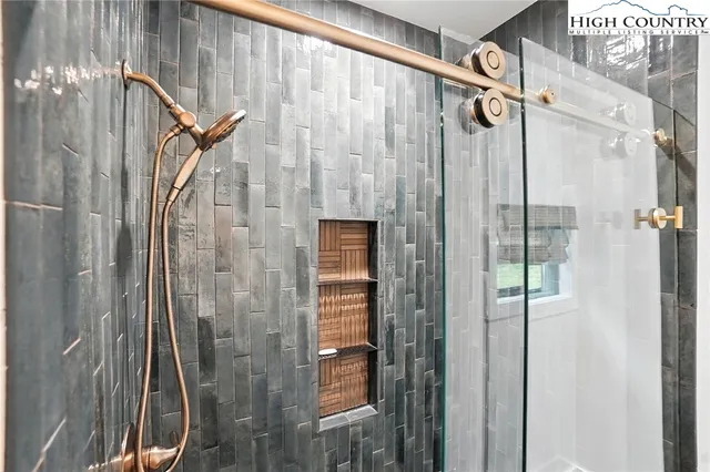 $1,799,000 | 727 Riverwind Drive, Lansing, NC 28643