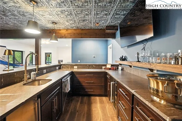 $1,799,000 | 727 Riverwind Drive, Lansing, NC 28643