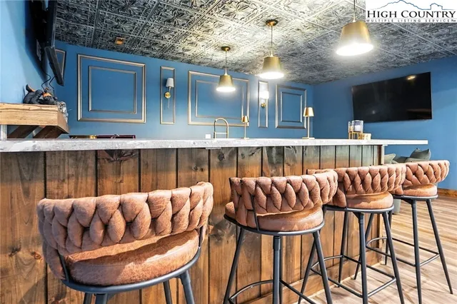 $1,799,000 | 727 Riverwind Drive, Lansing, NC 28643