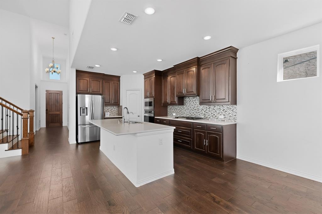 2249 English Ivy Road Frisco, TX 75033 - Photo 5 of 40