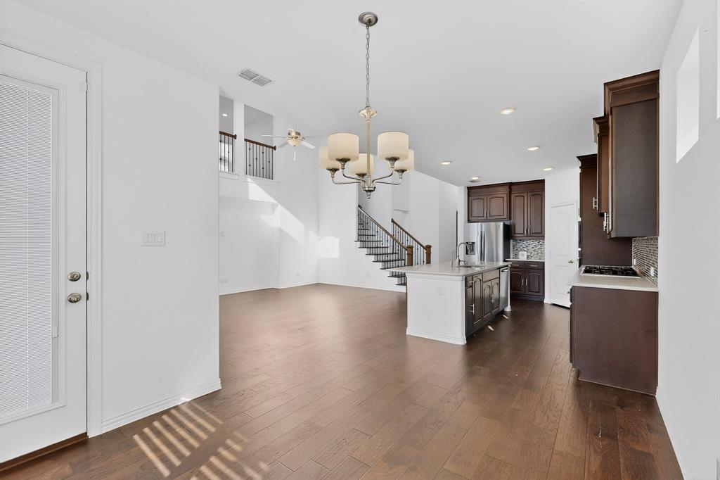 2249 English Ivy Road Frisco, TX 75033 - Photo 10 of 40