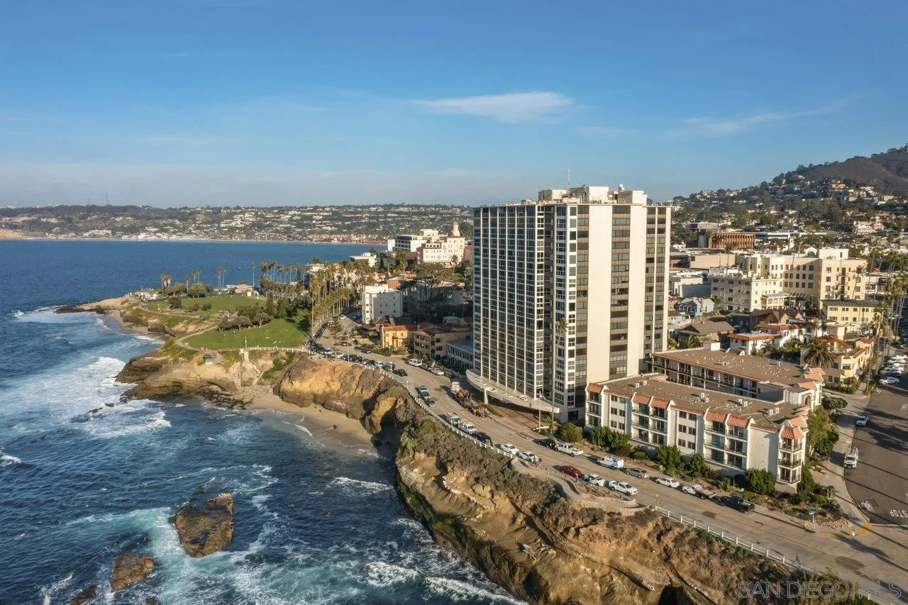 939 Coast Boulevard, Unit 4H La Jolla, CA 92037 - Photo 1 of 39 a view of a city with tall buildings
