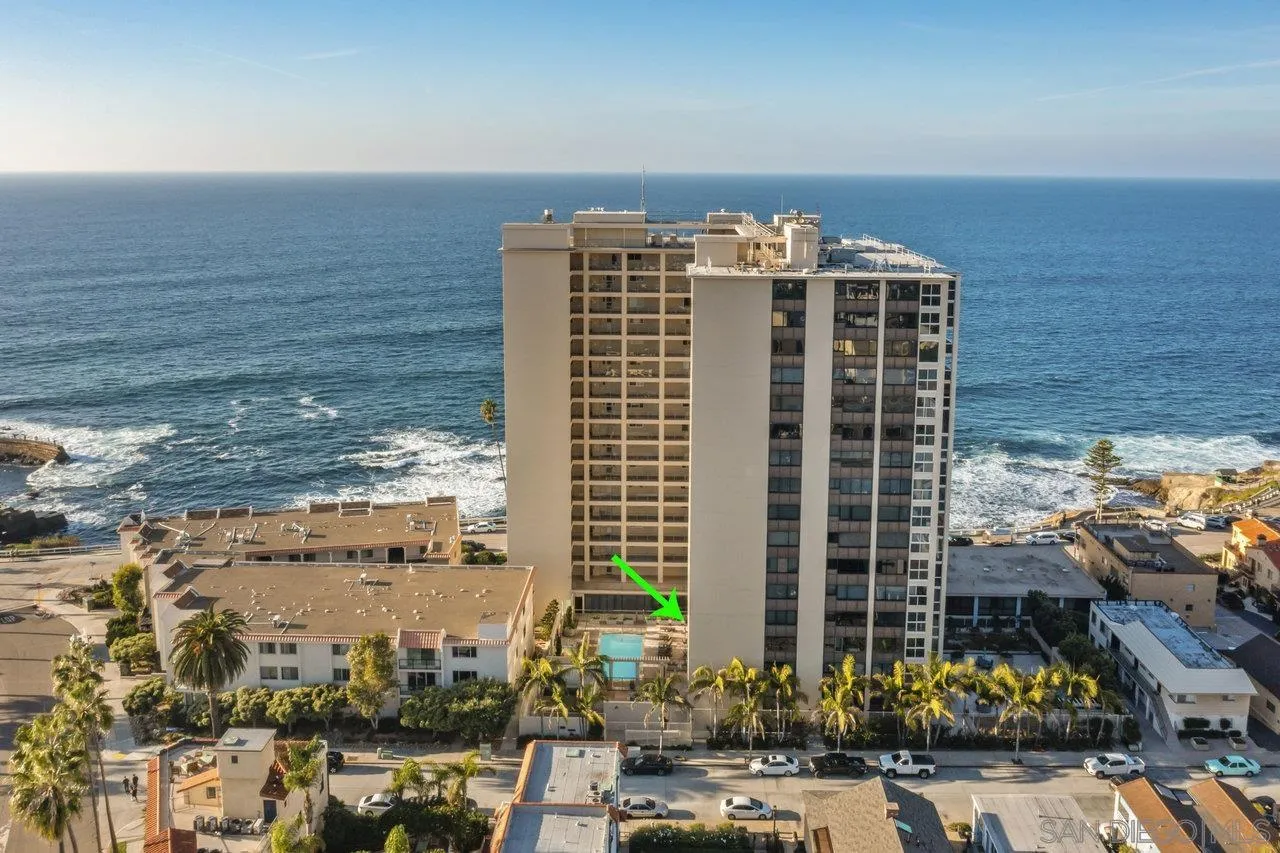 939 Coast Boulevard, Unit 4H La Jolla, CA 92037 - Photo 32 of 39 a view of a city with tall buildings