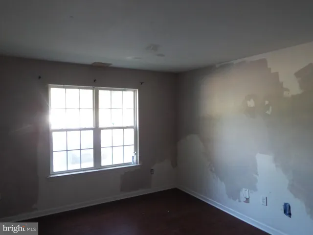 $211,400 | 8720 Sugarwood Court, Unit 1, Manassas, VA 20110