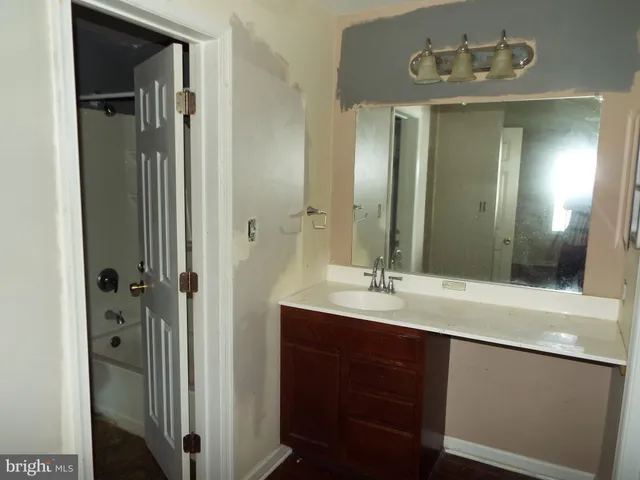 $211,400 | 8720 Sugarwood Court, Unit 1, Manassas, VA 20110