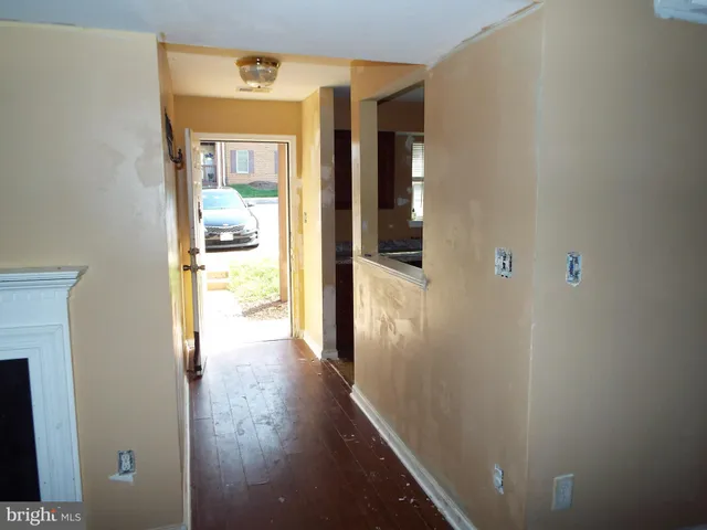 $211,400 | 8720 Sugarwood Court, Unit 1, Manassas, VA 20110