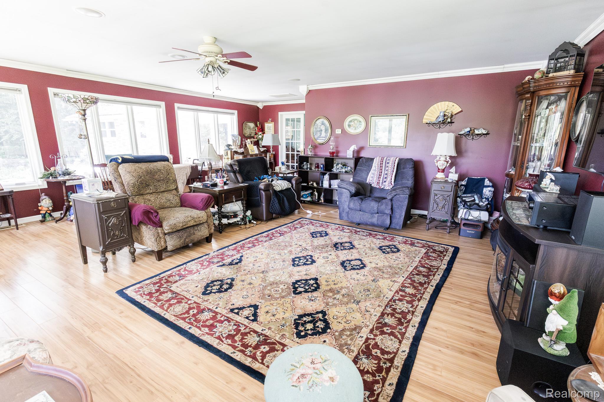 8197 Irish Road Millington, MI 48746 - Photo 29 of 38 Living room