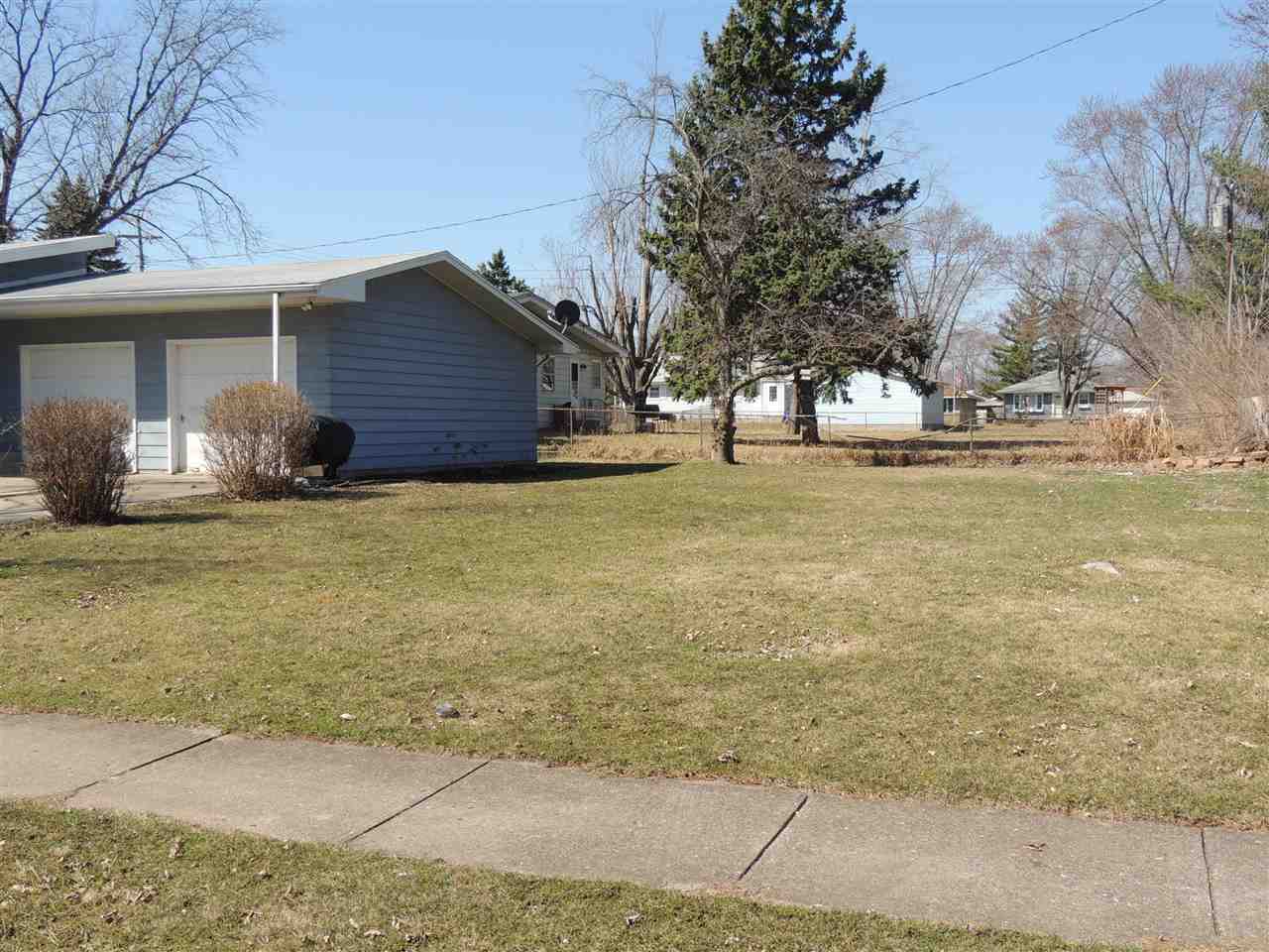 803 Halsted Road Rockford, IL 61103 - Photo 4 of 22 Gallery Image 4