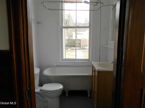 $1,845 | 8 5th Avenue, Unit 2, Saratoga Springs, NY 12866