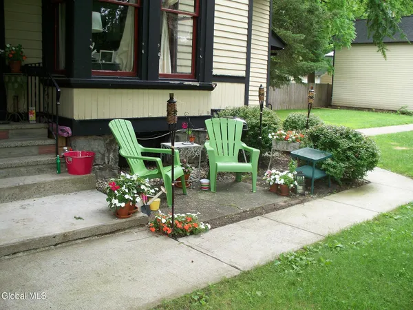 $1,845 | 8 5th Avenue, Unit 2, Saratoga Springs, NY 12866