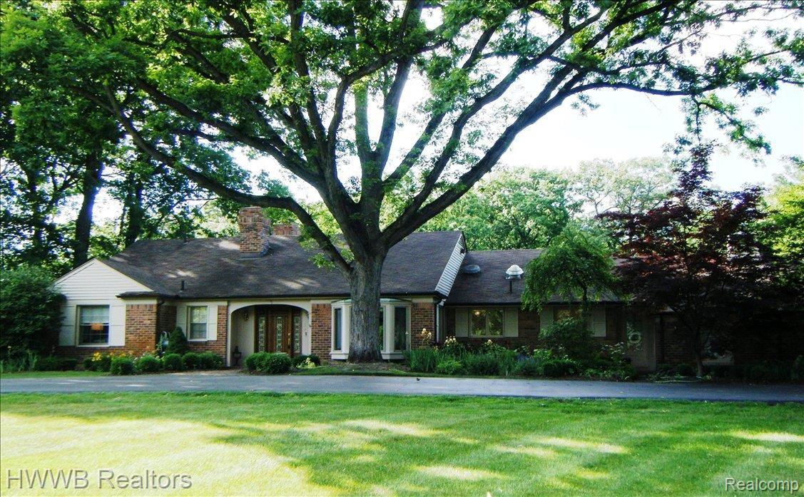 634 Rudgate Road Bloomfield Hills, MI 48304 - Photo 1 of 8 pics 022