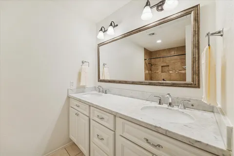 $190,000 | 1881 Bering Drive, Unit 82, Houston, TX 77057