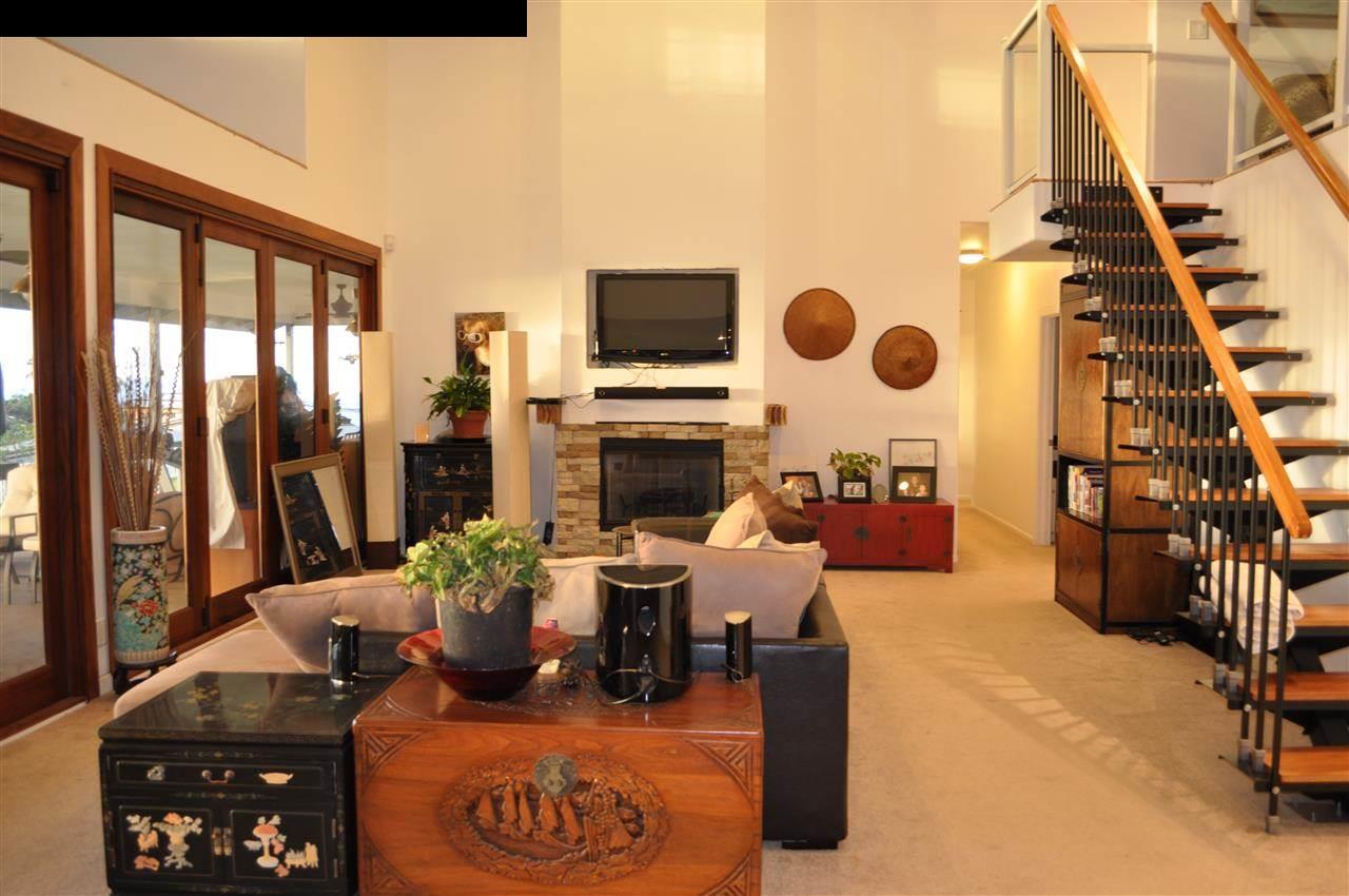 20 Pulehunui Road Kula, HI 96790 - Photo 6 of 30 a living room with furniture and a flat screen tv