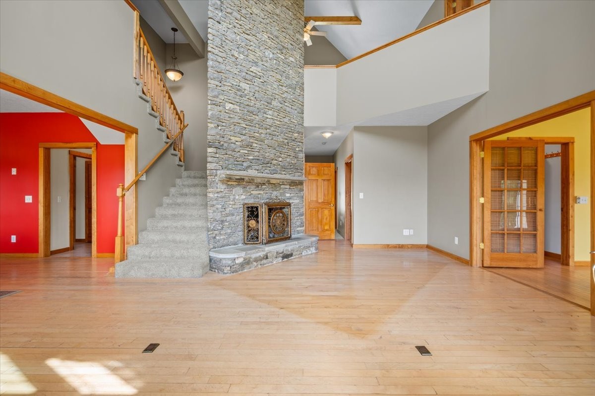216 Old Wolf Hill Road Bethpage, TN 37022 - Photo 14 of 70 a view of an entryway with a house