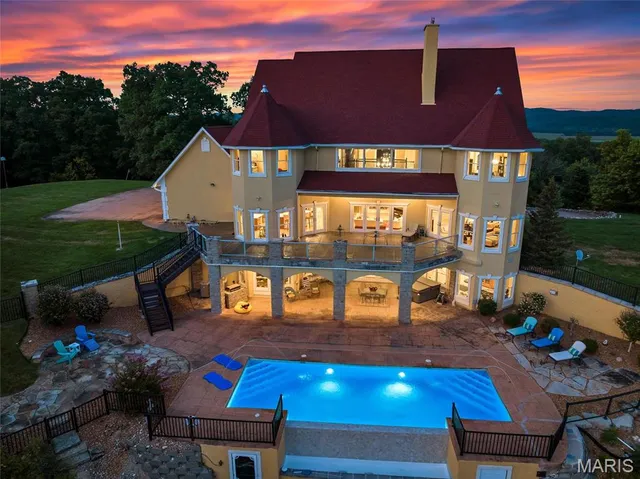$1,817,000 | 265 Deer Run Lane, Eureka, MO 63025
