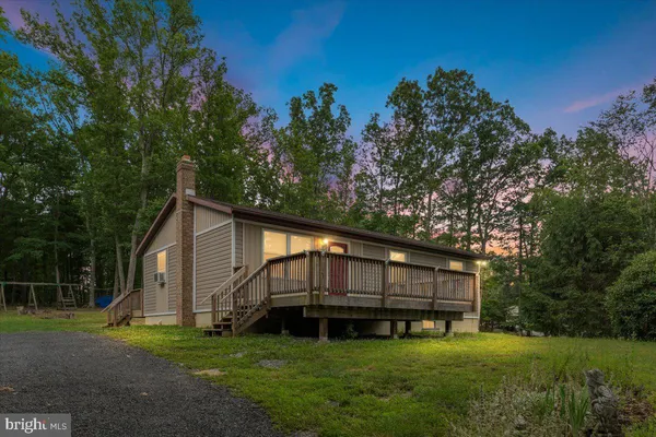 $290,000 | 230 Swallow Place, Berkeley Springs, WV 25411