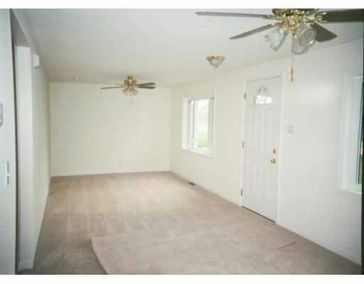 1126 New Castle Road Prospect, PA 16052 - Photo 4 of 7 Living Room.