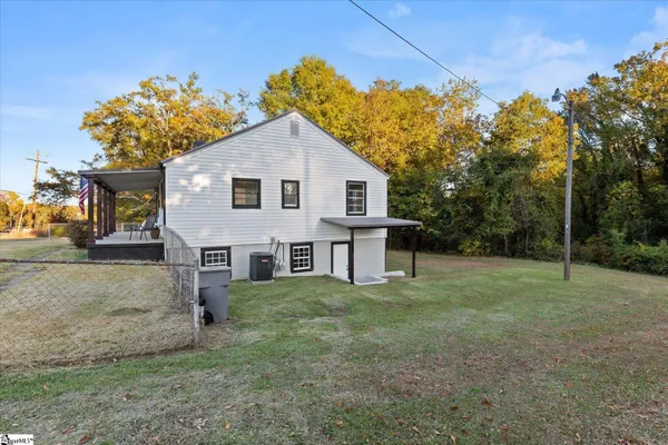 $215,000 | 224 Syphrit Road, Wellford, SC 29385