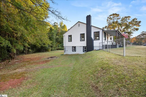 $215,000 | 224 Syphrit Road, Wellford, SC 29385