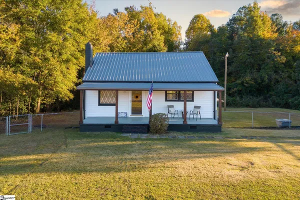$215,000 | 224 Syphrit Road, Wellford, SC 29385