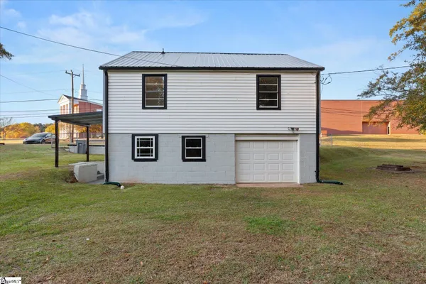 $215,000 | 224 Syphrit Road, Wellford, SC 29385