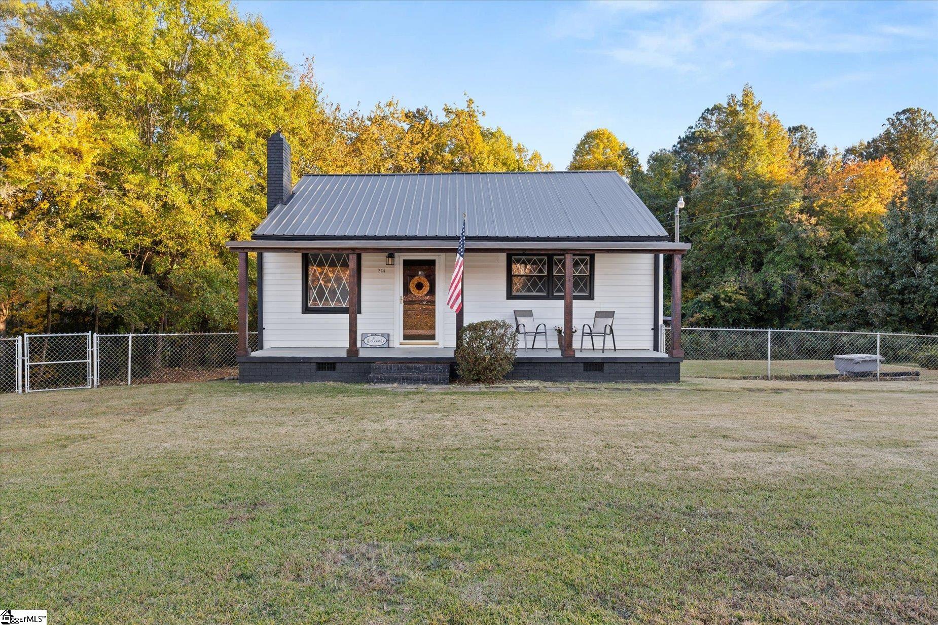 224 Syphrit Road Wellford, SC 29385 - Photo 7 of 44