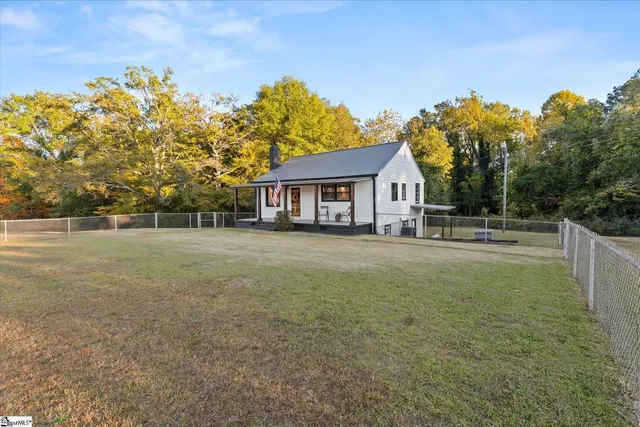 $249,000 | 224 Syphrit Road, Wellford, SC 29385