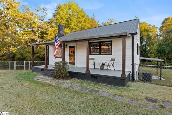 $215,000 | 224 Syphrit Road, Wellford, SC 29385