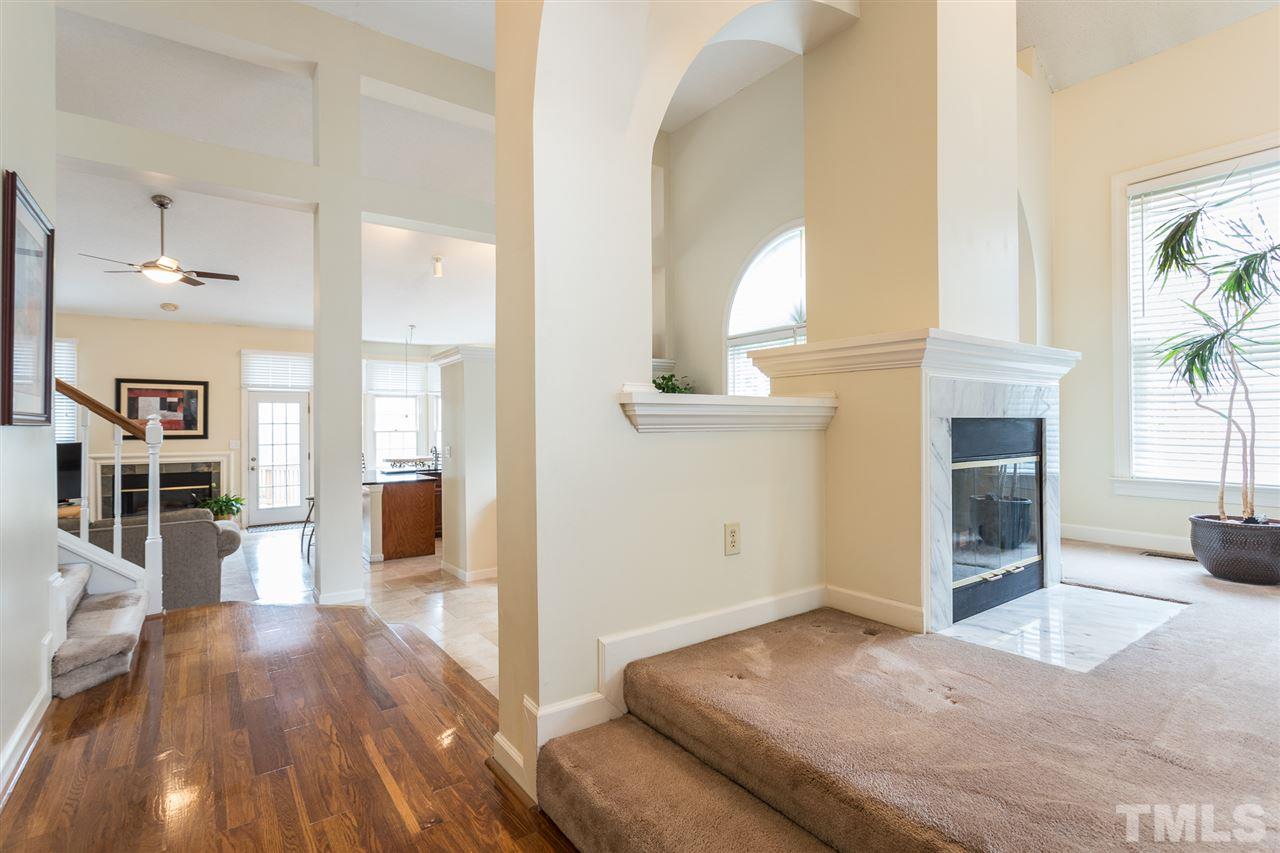 10121 Goodview Court Raleigh, NC 27613 - Photo 7 of 30 a view of a living room