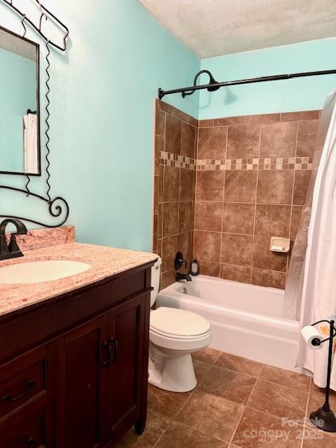 2133 Manawa Lane Fort Mill, SC 29708 - Photo 18 of 35 a bathroom with a sink and a mirror