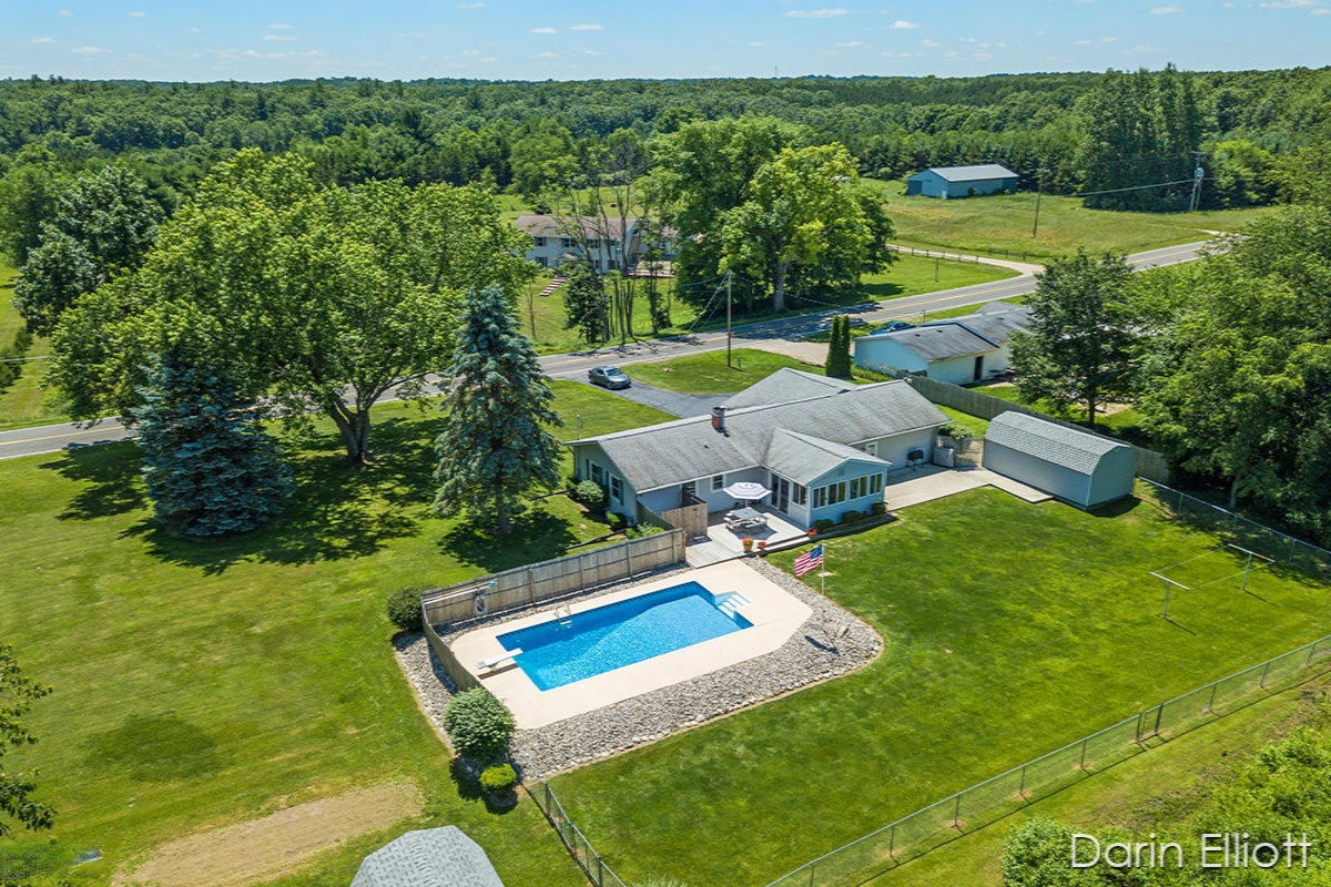 10230 Baker Road Greenville, MI 48838 - Photo 33 of 39 IMG_10233