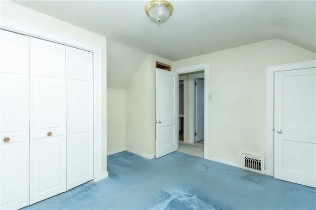 en empty room with windows