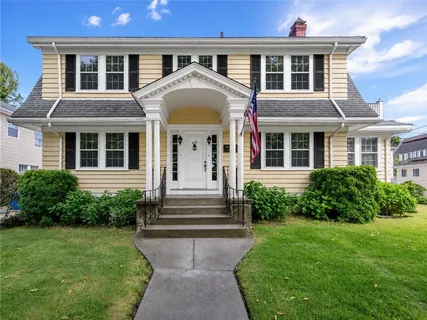 $1,175,000 | 440 Broadway, Newport, RI 02840