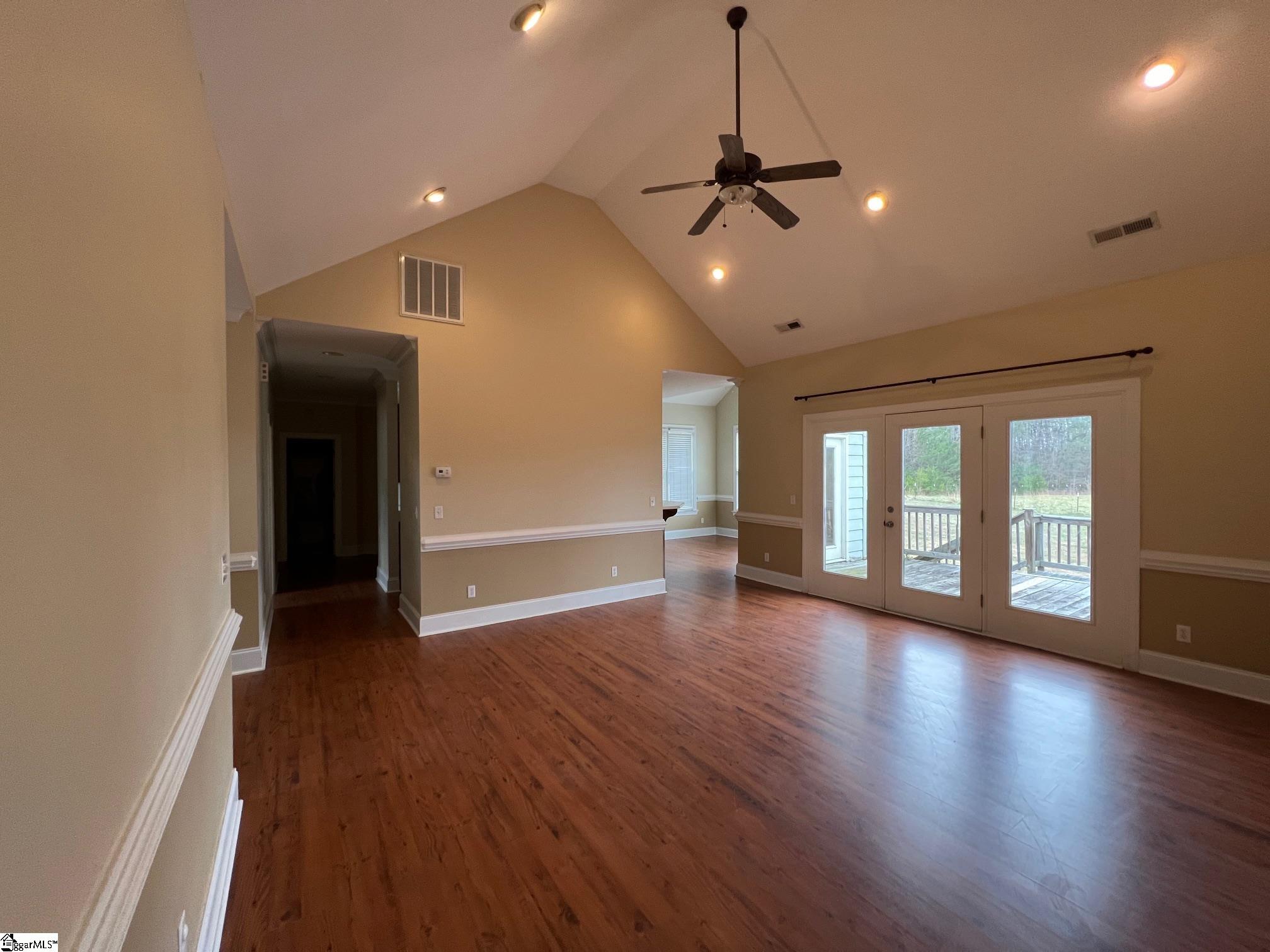 3965 North Highway 101 Greer, SC 29651 - Photo 14 of 25