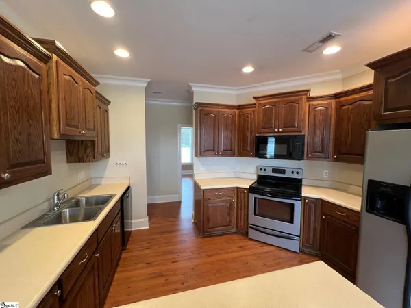 $2,600 | 3965 North Highway 101, Greer, SC 29651