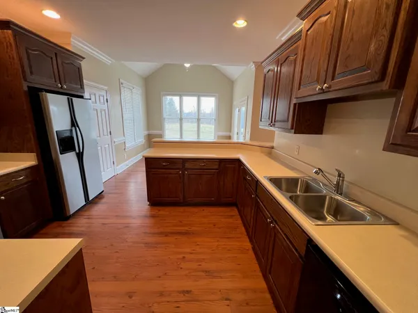 $2,600 | 3965 North Highway 101, Greer, SC 29651