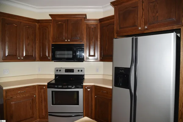 $2,600 | 3965 North Highway 101, Greer, SC 29651