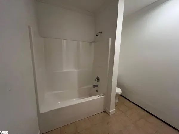 $2,600 | 3965 North Highway 101, Greer, SC 29651